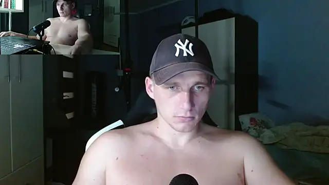 Snapshot of PoliglotJoe chatting on October 13, 9:59 pm PoliglotJoe online show from October 13, 9:59 pm