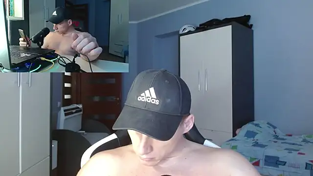 Snapshot of PoliglotJoe chatting on October 17, 8:17 am PoliglotJoe online show from October 17, 8:17 am