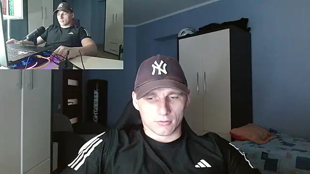 Snapshot of PoliglotJoe chatting on October 17, 8:44 pm PoliglotJoe online show from October 17, 8:44 pm