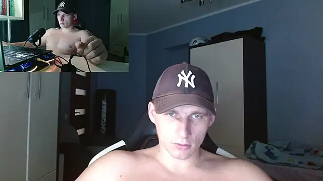 Snapshot of PoliglotJoe chatting on October 18, 10:54 pm PoliglotJoe online show from October 18, 10:54 pm