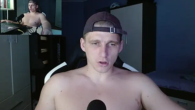 Snapshot of PoliglotJoe chatting on October 21, 4:57 am PoliglotJoe online show from October 21, 4:57 am