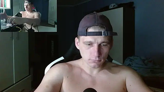 Snapshot of PoliglotJoe chatting on October 24, 12:19 am PoliglotJoe online show from October 24, 12:19 am