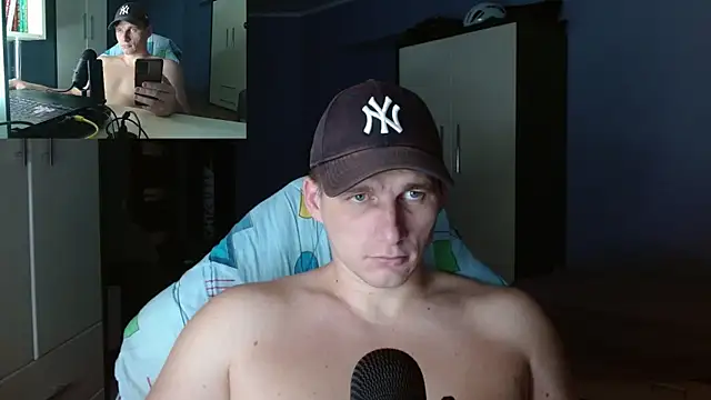 Snapshot of PoliglotJoe chatting on October 26, 10:47 pm PoliglotJoe online show from October 26, 10:47 pm