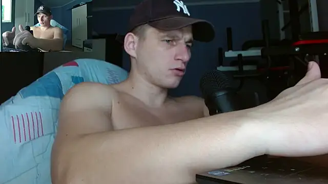 Snapshot of PoliglotJoe chatting on October 28, 3:54 am PoliglotJoe online show from October 28, 3:54 am