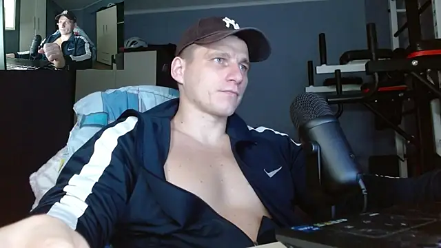 Snapshot of PoliglotJoe chatting on October 28, 7:16 pm PoliglotJoe online show from October 28, 7:16 pm