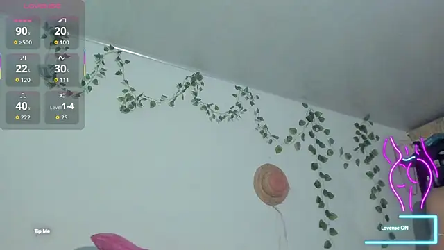 Snapshot of bonie_lov chatting on June 11, 12:32 am bonie lov online show from June 11, 12:32 am