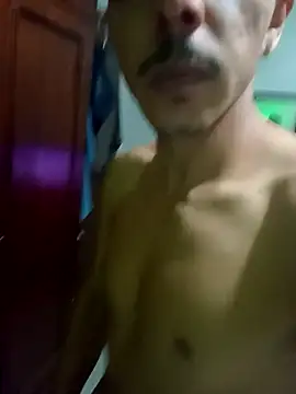 JuninhoPilati online show from April 1, 3:51 am