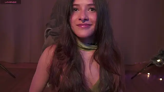 Snapshot of HannaMoom chatting on December 15, 9:41 pm HannaMoom online show from December 15, 9:41 pm