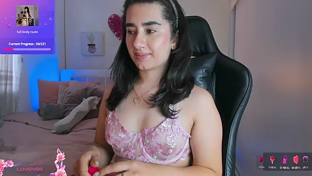 annadu011 online show from January 16, 8:25 pm