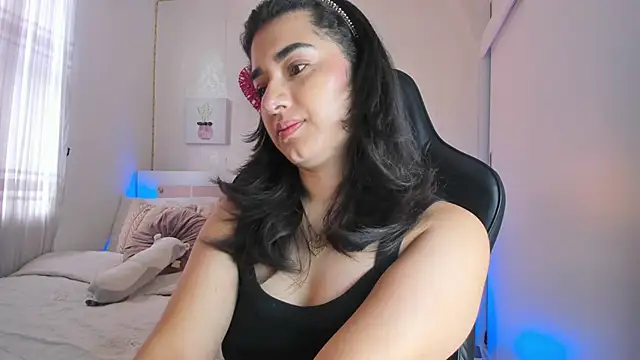 annadu011 online show from February 12, 2:10 pm