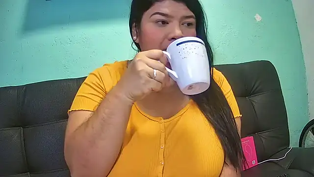 Snapshot of curvy_sex chatting on November 10, 4:33 am curvy sex online show from November 10, 4:33 am