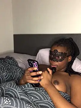 Snapshot of Ebonygirlx chatting on January 10, 11:29 pm Ebonygirlx online show from January 10, 11:29 pm