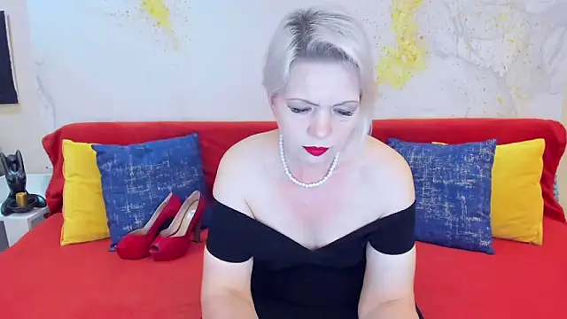 Snapshot of BeautyName chatting on November 22, 7:57 pm BeautyName online show from November 22, 7:57 pm