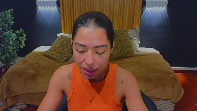 Snapshot of samantha_bss chatting on February 8, 2:05 pm samantha bss online show from February 8, 2:05 pm