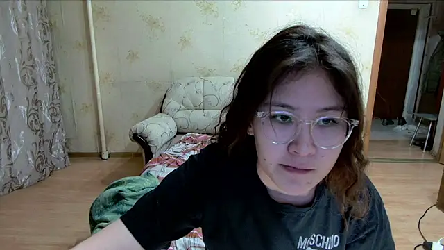 Snapshot of Riz_girl chatting on March 9, 4:33 pm Riz girl online show from March 9, 4:33 pm