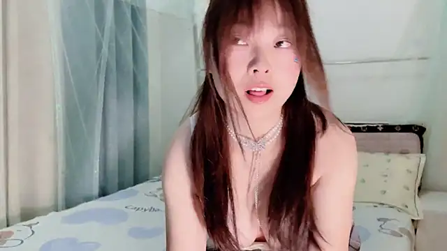 Snapshot of zqyaini chatting on December 4, 12:20 am zqyaini online show from December 4, 12:20 am