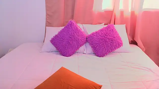 Snapshot of yulina_xue chatting on March 9, 9:46 pm yulina xue online show from March 9, 9:46 pm