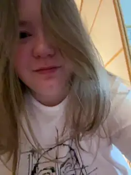 remirann  online show from December 25, 9:45 am