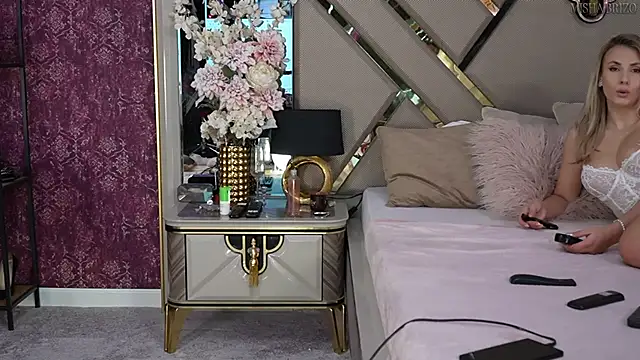 Snapshot of MishaBrizo chatting on December 11, 10:16 pm MishaBrizo online show from December 11, 10:16 pm