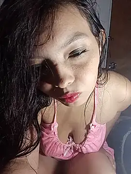 Snapshot of Melanymartinez105 chatting on May 16, 2:41 am Melanymartinez105 online show from May 16, 2:41 am