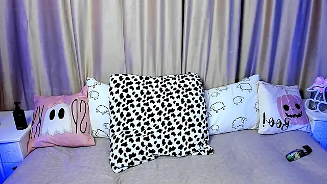 LilyStarlight online show from December 3, 6:37 am