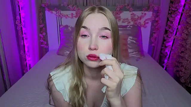 LilyStarlight online show from June 7, 3:43 am