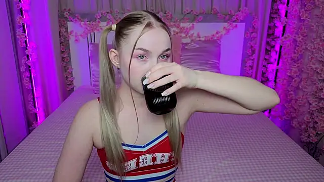 LilyStarlight online show from July 30, 4:22 am