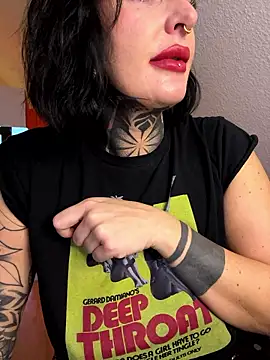 Snapshot of InkedBiitch chatting on January 14, 7:36 am InkedBiitch online show from January 14, 7:36 am