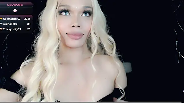 Snapshot of sugar_bbyxx chatting on December 21, 12:06 pm sugar bbyxx online show from December 21, 12:06 pm