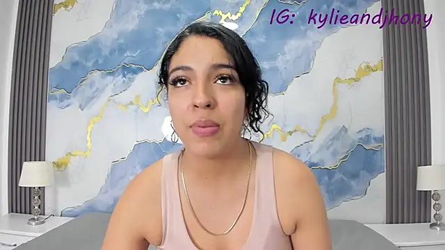 Kylieandjhonny online show from October 1, 7:20 pm