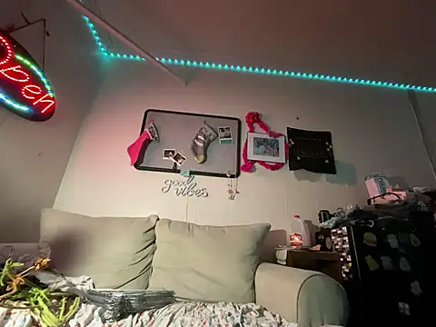 Snapshot of WhiteChocalate_69 chatting on March 2, 11:07 am WhiteChocalate 69 online show from March 2, 11:07 am