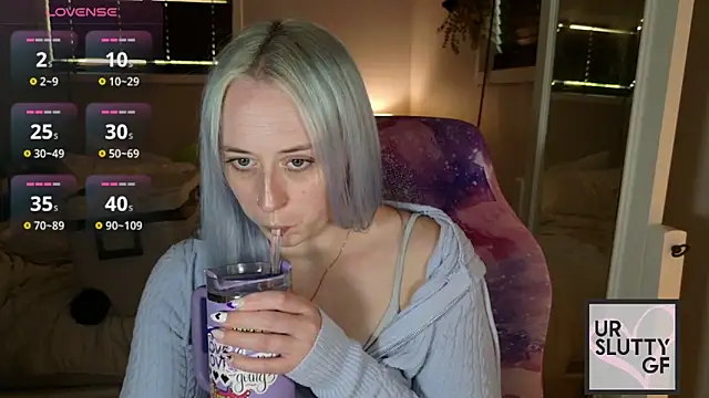 ursluttygf online show from June 18, 10:36 pm