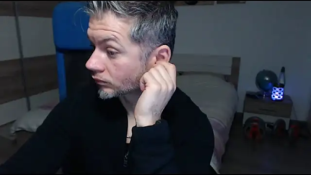 RobbyShawz online show from February 14, 9:34 am