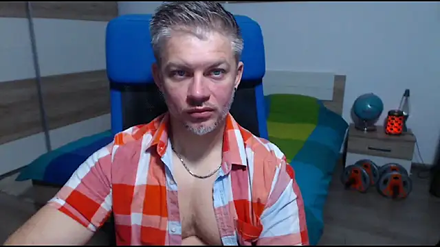 RobbyShawz online show from October 5, 4:44 am