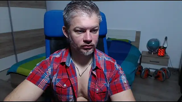 RobbyShawz online show from October 12, 5:17 am