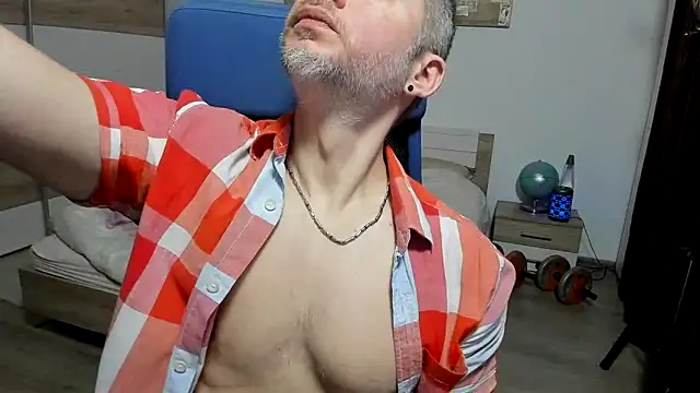 Snapshot of RobbyShawz chatting on February 15, 7:51 am RobbyShawz online show from February 15, 7:51 am