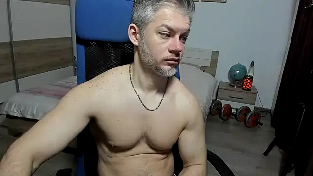 Snapshot of RobbyShawz chatting on February 16, 5:25 am RobbyShawz online show from February 16, 5:25 am