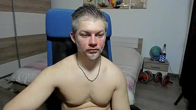 Snapshot of RobbyShawz chatting on February 18, 8:54 am RobbyShawz online show from February 18, 8:54 am