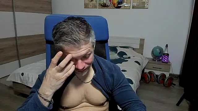 Snapshot of RobbyShawz chatting on February 20, 6:26 am RobbyShawz online show from February 20, 6:26 am