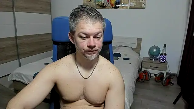 Snapshot of RobbyShawz chatting on February 26, 4:44 am RobbyShawz online show from February 26, 4:44 am