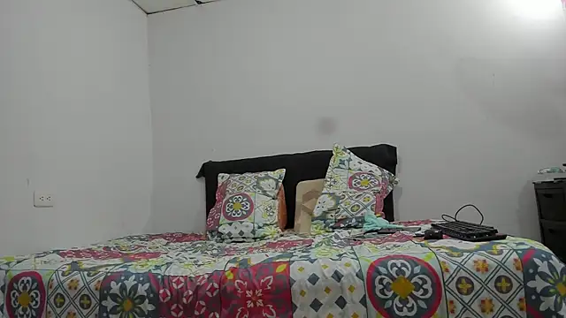 Andrewandzoe online show from February 8, 12:17 am