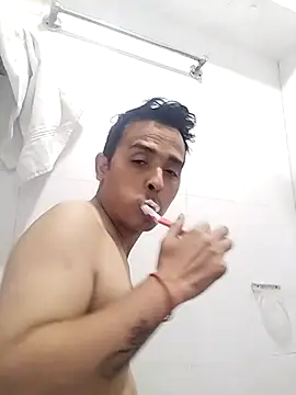 Saalu2003 online show from February 17, 10:40 am