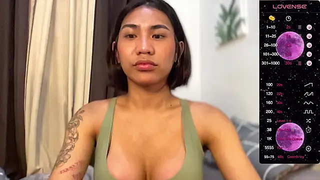 Snapshot of Alaia_Pope chatting on January 6, 11:52 pm Alaia Pope online show from January 6, 11:52 pm