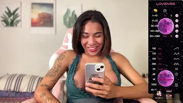 Snapshot of Alaia_Pope chatting on February 20, 7:30 pm Alaia Pope online show from February 20, 7:30 pm