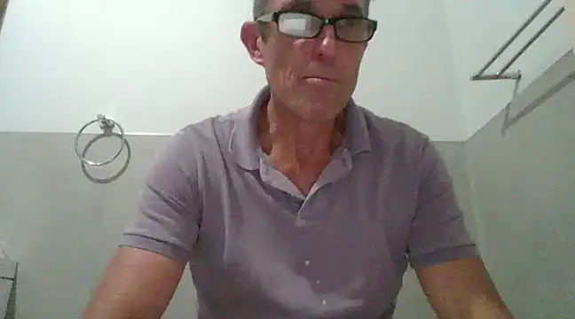 Snapshot of xykenrah@xh chatting on January 7, 5:53 pm xykenrahxh online show from January 7, 5:53 pm