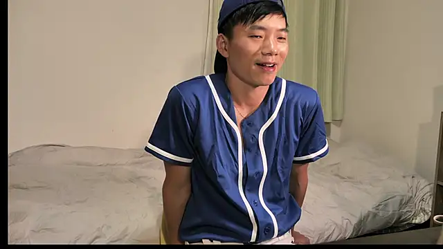 asiahot liam online show from November 9, 7:50 am