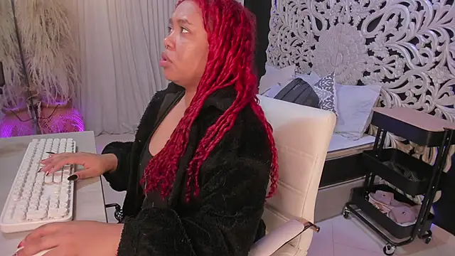 Snapshot of pamela_doll3 chatting on October 14, 4:13 am pamela doll3 online show from October 14, 4:13 am