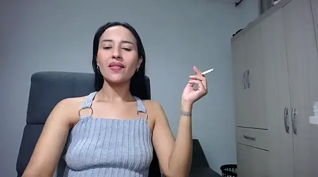Snapshot of LisaRiveraxxx chatting on March 23, 12:47 am LisaRiveraxxx online show from March 23, 12:47 am
