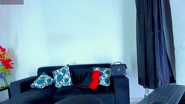 Snapshot of BritannyLord chatting on October 25, 5:51 pm BritannyLord online show from October 25, 5:51 pm