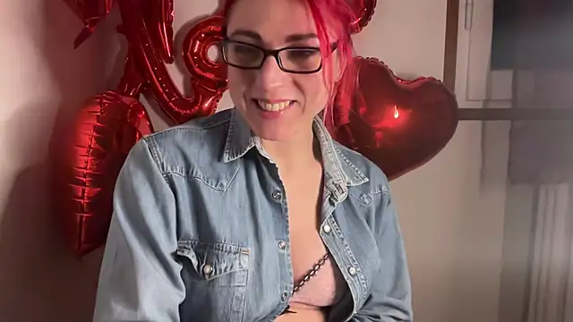 Nikky Divine online show from February 28, 9:33 pm